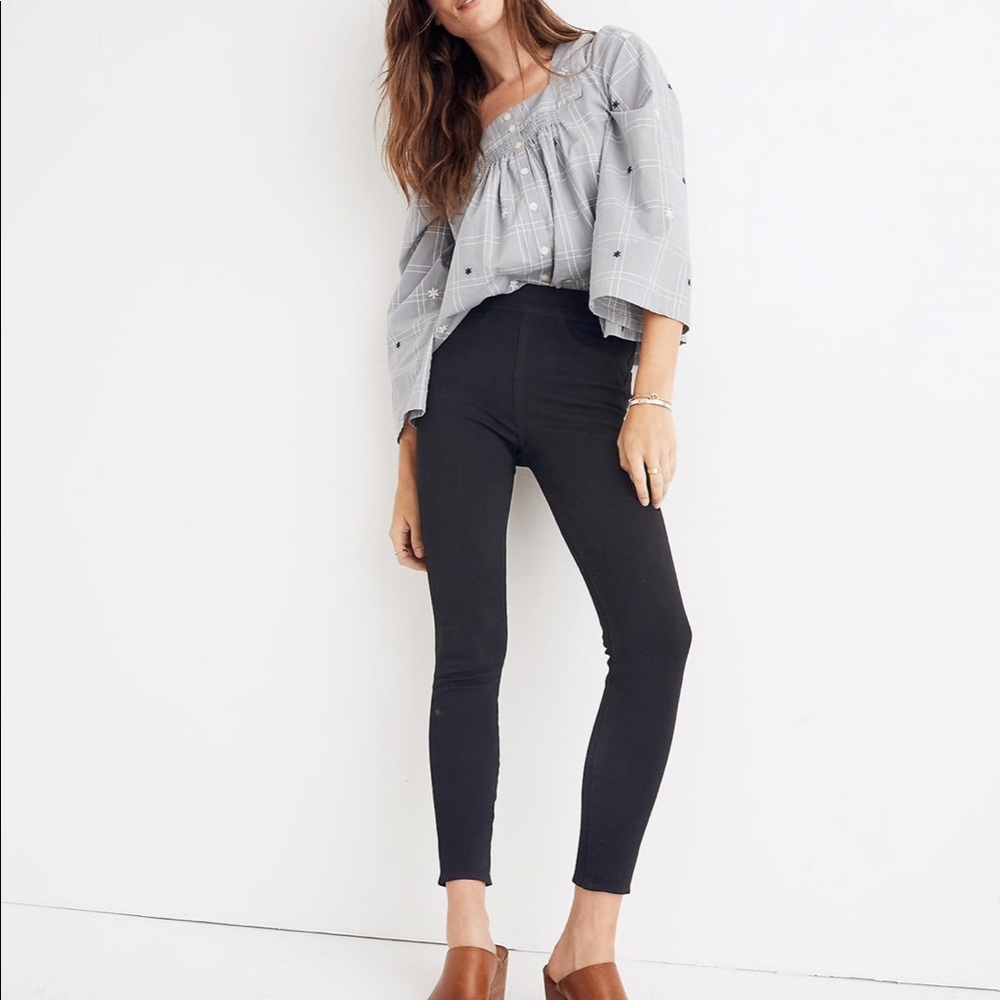 Madewell Pull On Jeans in Black Frost